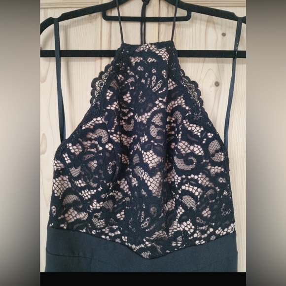 JARLO LONDON Elegant Black Lace Maxi Dress - Picture 5 of 11